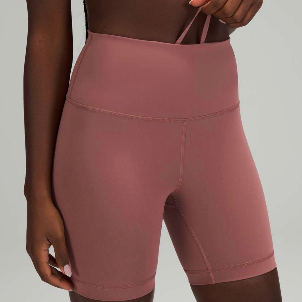 Lululemon Women's High-Waisted Mauve Shorts 0220 B2